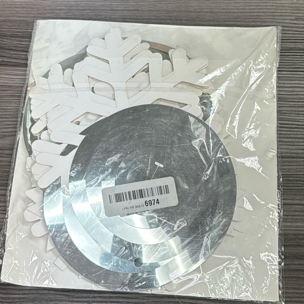 Extra large bundle of silver swirl hanging decorations white snowflakes new